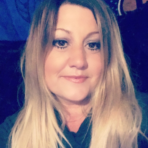 Meet your Posher, Danielle - Picture 1 of 1